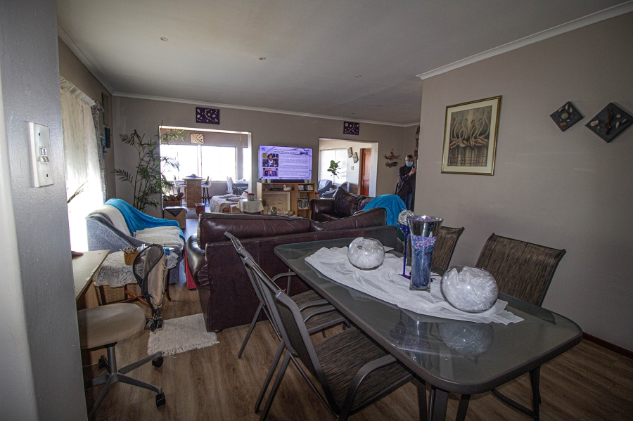 4 Bedroom Property for Sale in Franskraal Western Cape